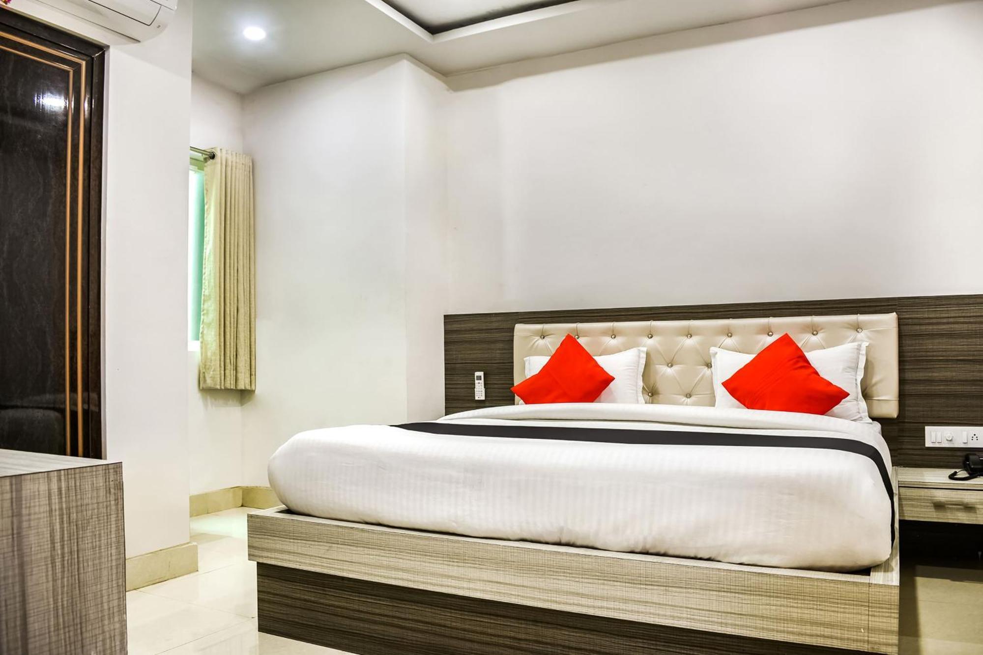 Hotel Capital O Jai Adisson Cuttack Exterior foto