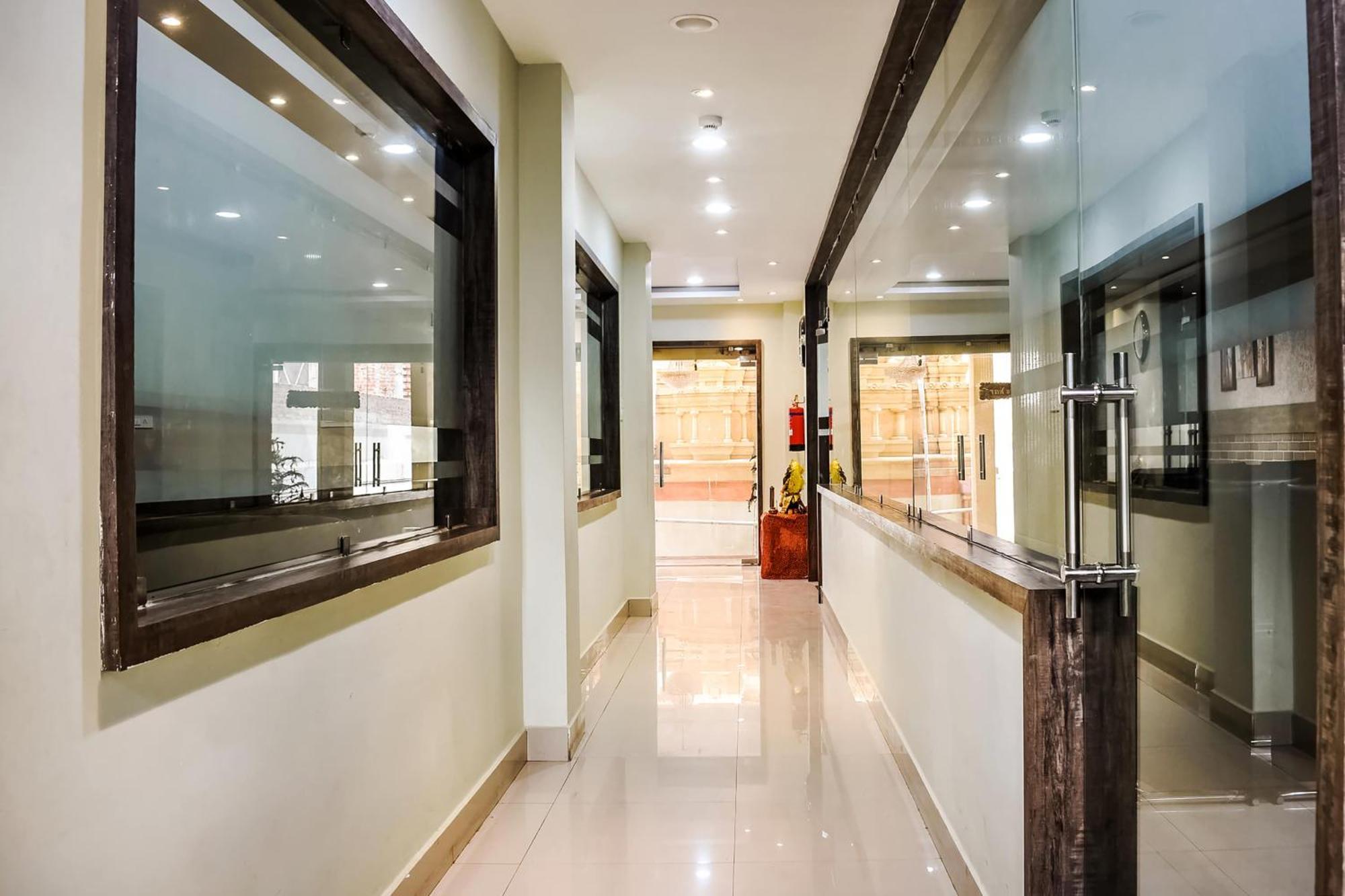 Hotel Capital O Jai Adisson Cuttack Exterior foto