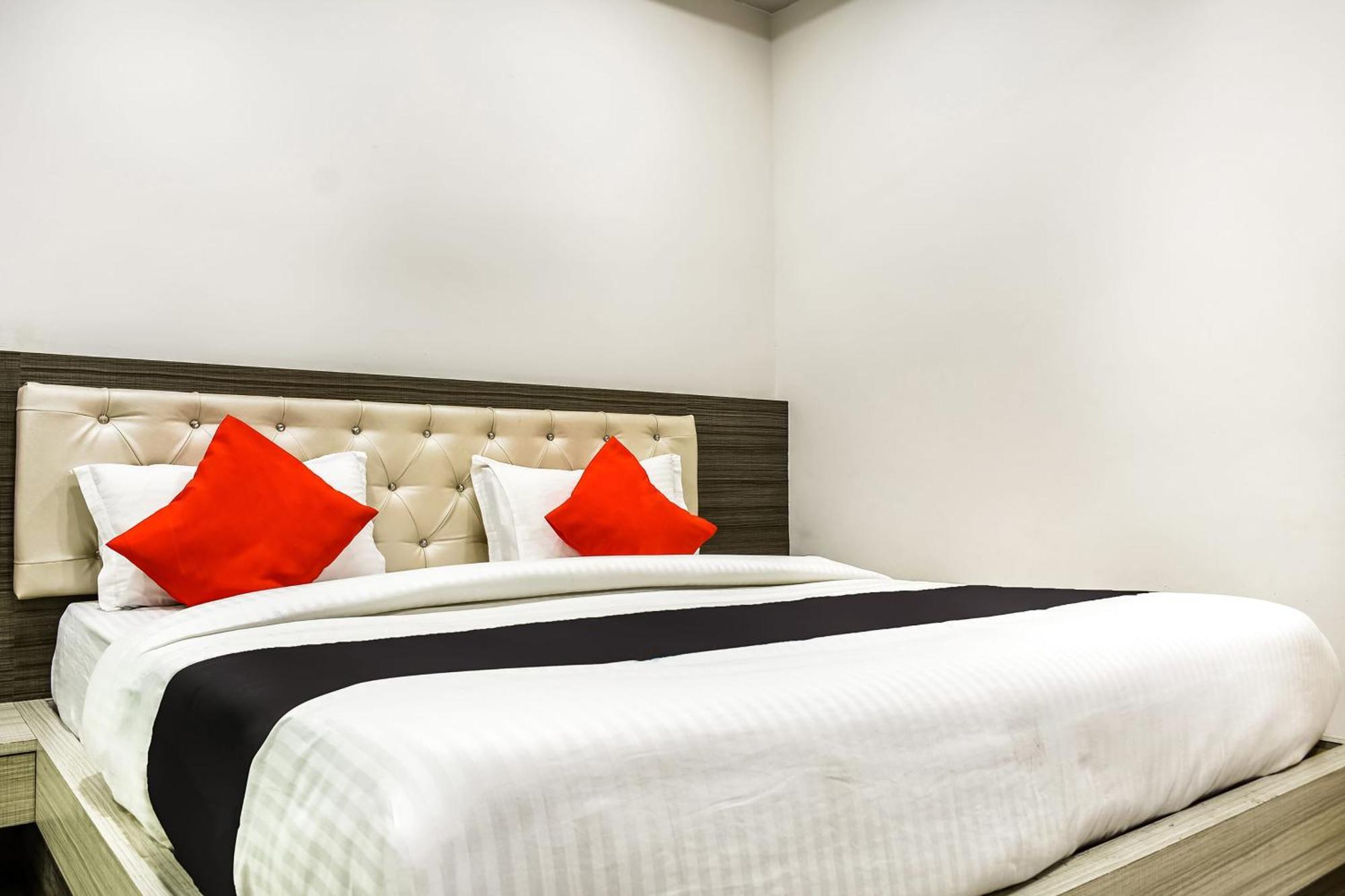 Hotel Capital O Jai Adisson Cuttack Exterior foto